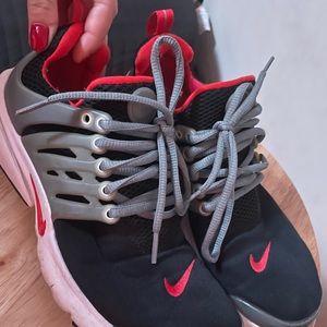 Nike Prestos